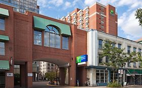 Holiday Inn Express Toronto Downtown, An Ihg Hotel